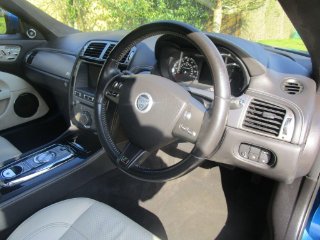 /photos/9830/da58964a-c6ce-49a7-aaca-776d50e76a32_i320x240.jpg