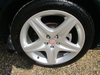 /photos/9830/da80bb9e-107f-448b-a248-bcf41de525f3_i320x240.jpg